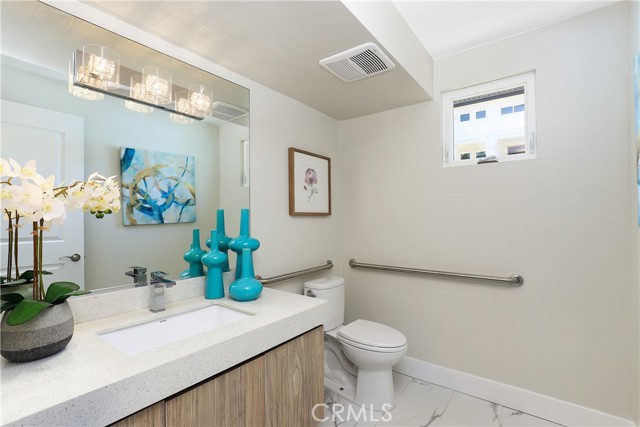 8 Bethpage Lane, Phillips Ranch CA: https://media.crmls.org/medias/24a178be-345f-4021-9e1b-74a259c09f8a.jpg