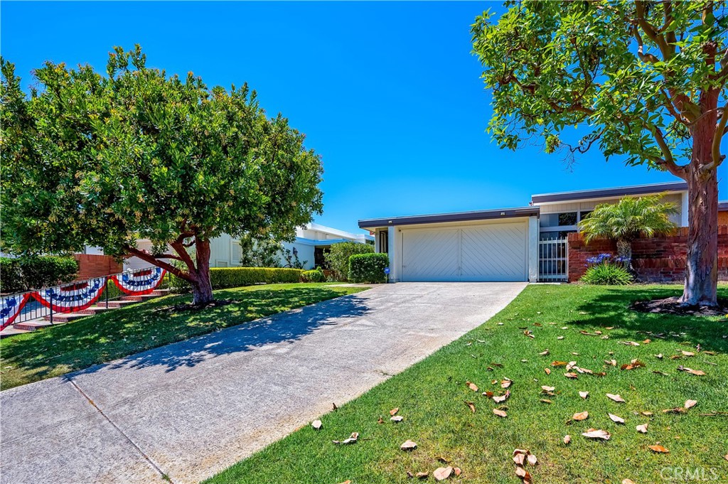 24a19def F1c2 40f0 B8b9 E03bb3d1e8ff