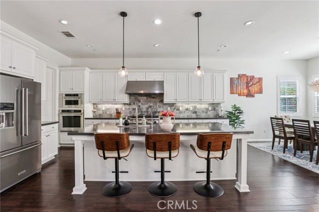 27631 Camellia Drive, Saugus CA: https://media.crmls.org/medias/24a1b321-aad6-4d04-8f00-22d145782b8e.jpg