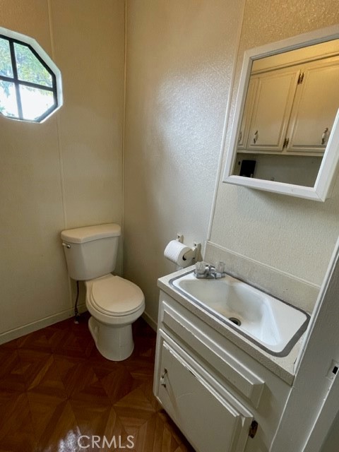 4032 Elsa Street, Lakewood CA: https://media.crmls.org/medias/24a2814a-c90d-494d-911c-0b0193a3a4d0.jpg