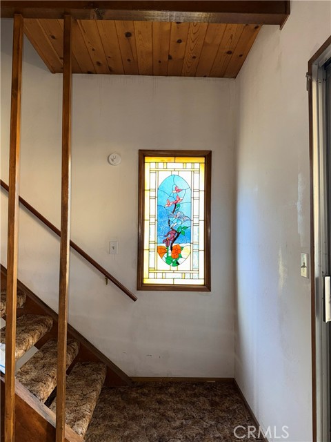 Detail Gallery Image 7 of 11 For 32795 Fox, Running Springs,  CA 92307 - 2 Beds | 1/1 Baths