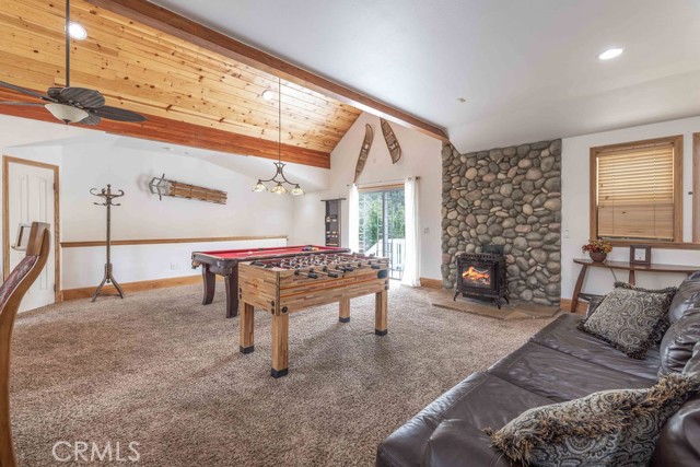 42385 Fox Farm Road, Big Bear Lake CA: https://media.crmls.org/medias/24a3db1a-32ec-4154-8545-65413773b522.jpg