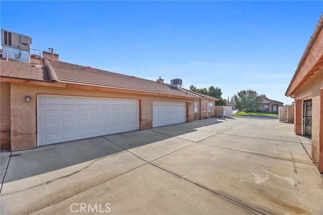 Detail Gallery Image 6 of 14 For 548 Yellow Meadow Ct., Bakersfield,  CA 93308 - – Beds | – Baths