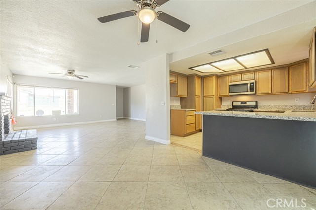 Detail Gallery Image 12 of 35 For 17394 Laredo Vista, Palmdale,  CA 93591 - 3 Beds | 2 Baths