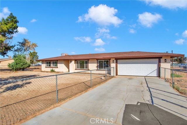 15130 Flathead Road, Apple Valley CA: https://media.crmls.org/medias/24a62de4-7e07-4e33-8dd3-2b187a722c04.jpg