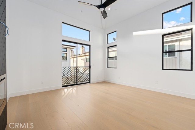 Detail Gallery Image 20 of 44 For 110 S Irena Ave #B,  Redondo Beach,  CA 90277 - 3 Beds | 4/1 Baths