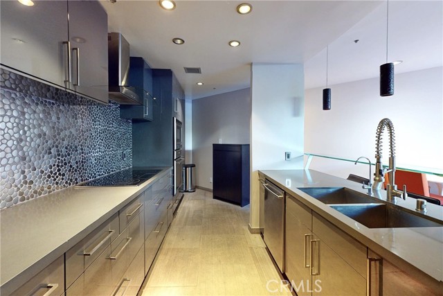 Detail Gallery Image 9 of 23 For 1201 Larrabee St #305,  West Hollywood,  CA 90069 - 2 Beds | 3 Baths