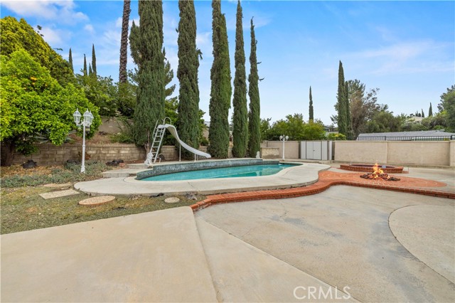 Detail Gallery Image 29 of 32 For 28004 Lakehurst Ave, Canyon Country,  CA 91351 - 4 Beds | 2 Baths