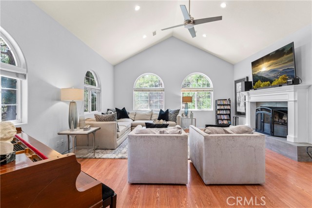 Detail Gallery Image 16 of 55 For 27312 Little Bear Rd, Lake Arrowhead,  CA 92391 - 4 Beds | 4/1 Baths