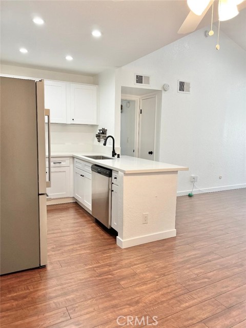 Detail Gallery Image 9 of 29 For 8801 Independence Ave #25,  Canoga Park,  CA 91304 - 1 Beds | 1 Baths