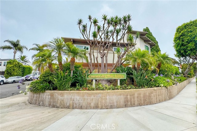 Detail Gallery Image 2 of 23 For 4100 Shorecrest Ln, Corona Del Mar,  CA 92625 - 2 Beds | 1 Baths