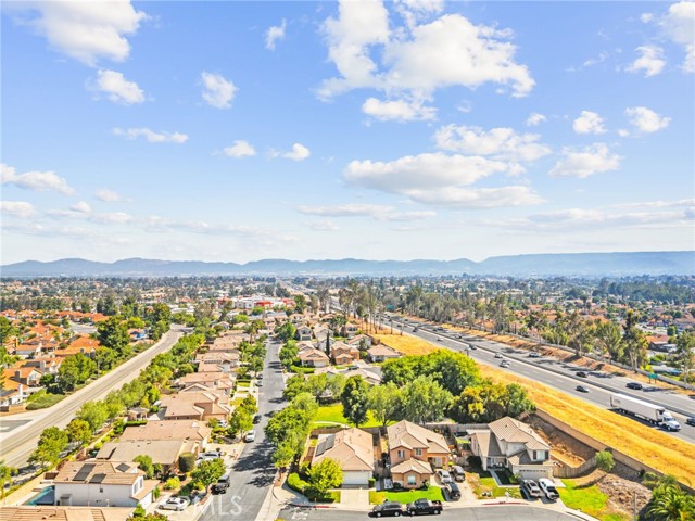 24795 Shady Pine Court, Murrieta CA: https://media.crmls.org/medias/24a83890-a636-4d57-b922-c338cbba7ae9.jpg