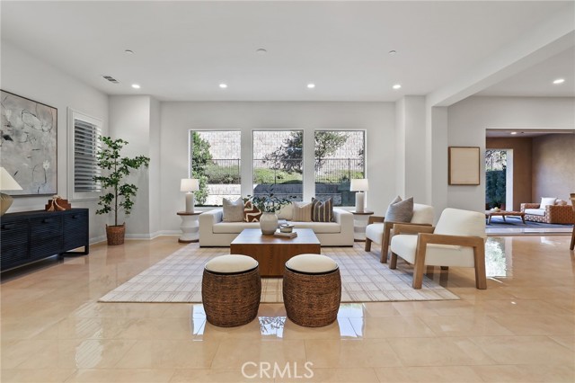 Detail Gallery Image 10 of 65 For 5567 Heritage Oak Dr, Lake Forest,  CA 92679 - 4 Beds | 3/1 Baths