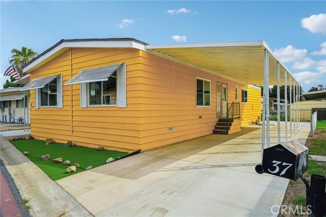 2930 W Rialto ave, Rialto CA: https://media.crmls.org/medias/24a88507-c45e-4753-9b5d-86bc80dcf7d8.jpg