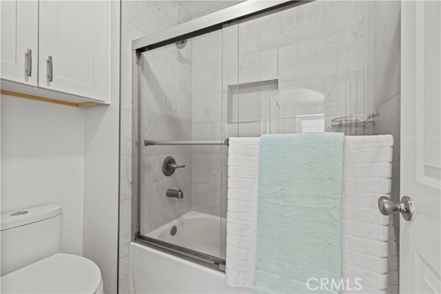 Detail Gallery Image 34 of 58 For 260 Country Club Dr #B,  Simi Valley,  CA 93065 - 2 Beds | 2/1 Baths