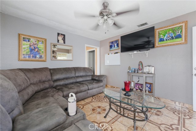 Detail Gallery Image 14 of 42 For 9824 Linden Ave, Bloomington,  CA 92316 - 3 Beds | 2 Baths