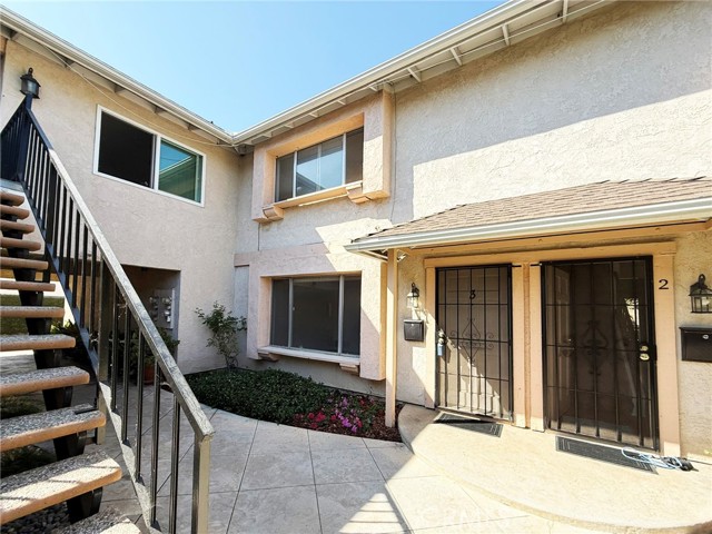 Detail Gallery Image 2 of 37 For 18301 Patterson Lane #3,  Huntington Beach,  CA 92646 - 2 Beds | 1/1 Baths