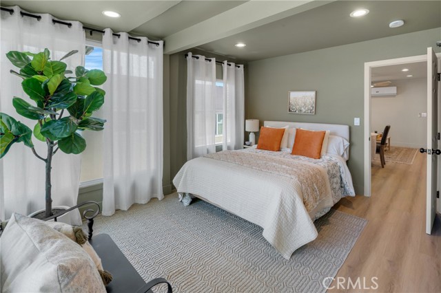 1123 E Ocean Blvd, Long Beach CA: https://media.crmls.org/medias/24ab1c7a-c5b9-4994-b77a-d68757e1a733.jpg