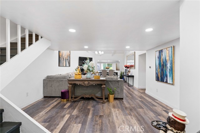 Detail Gallery Image 7 of 44 For 2011 W Katella, Anaheim,  CA 92804 - 4 Beds | 2 Baths