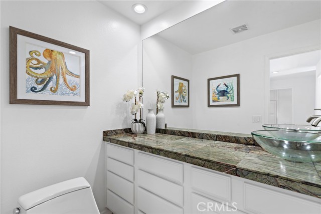 Detail Gallery Image 19 of 55 For 14 Lucerne, Newport Beach,  CA 92660 - 3 Beds | 2/1 Baths