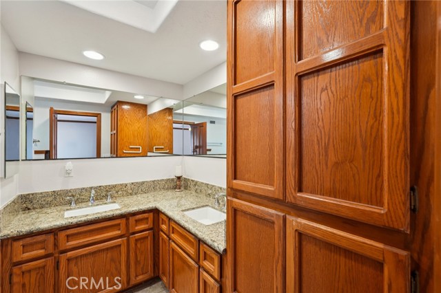 Detail Gallery Image 13 of 35 For 16055 Saint Timothy Rd, Apple Valley,  CA 92307 - 3 Beds | 3 Baths