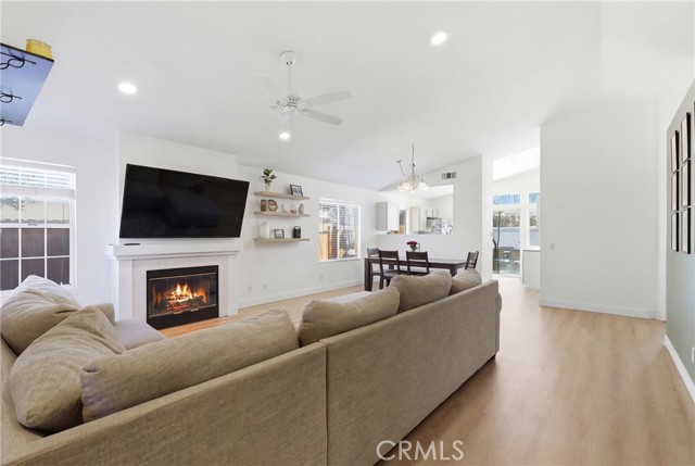 Detail Gallery Image 4 of 28 For 44462 Cayenne Trl, Temecula,  CA 92592 - 3 Beds | 2 Baths