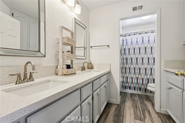 Detail Gallery Image 30 of 67 For 420 Somerset Cir, Corona,  CA 92879 - 5 Beds | 3 Baths