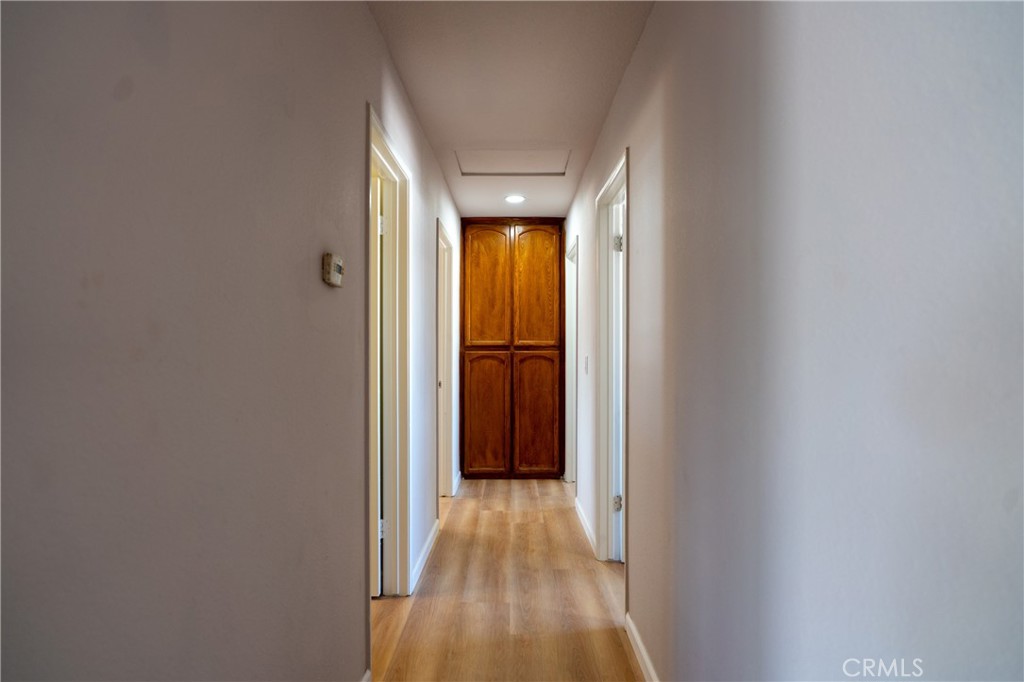 https://media.crmls.org/medias/24af9d00-8016-44b7-88ed-8f161cb8352b.jpg?preset=X-Large