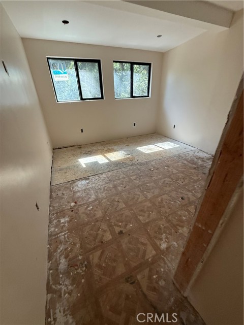 Detail Gallery Image 9 of 13 For 4237 Golondrina Pl, Woodland Hills,  CA 91364 - 3 Beds | 3 Baths