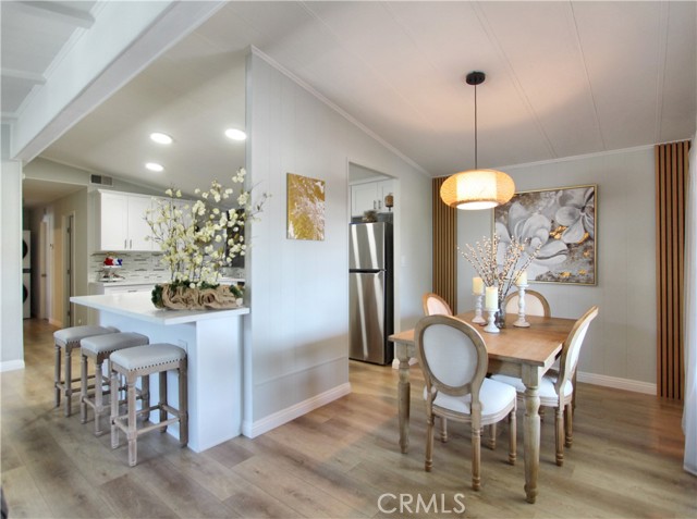Detail Gallery Image 5 of 18 For 692 N Adele St #101,  Orange,  CA 92867 - 3 Beds | 2 Baths