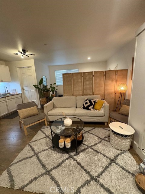 22706 criswell st, West Hills CA: https://media.crmls.org/medias/24b185e3-879d-4f32-ab4e-9d1ed8ae1426.jpg