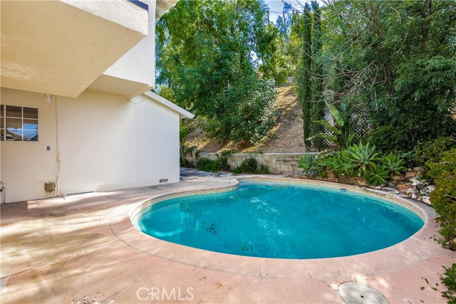 Detail Gallery Image 26 of 27 For 5219 San Feliciano Dr, Woodland Hills,  CA 91364 - 6 Beds | 4 Baths