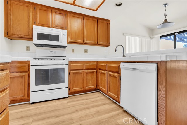 41402 Willow Run Road, Temecula CA: https://media.crmls.org/medias/24b39daf-3a6e-4242-80fa-1cf7b7ce8f35.jpg