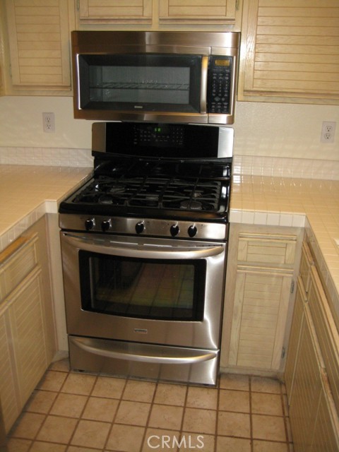 Detail Gallery Image 13 of 31 For 24105 Del Monte Dr #452,  Valencia,  CA 91355 - 2 Beds | 2 Baths