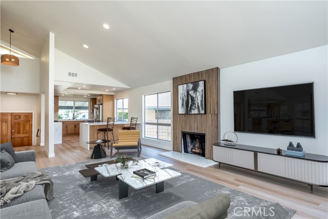 Detail Gallery Image 6 of 35 For 14708 Van Buren Ave, Gardena,  CA 90247 - 4 Beds | 3 Baths