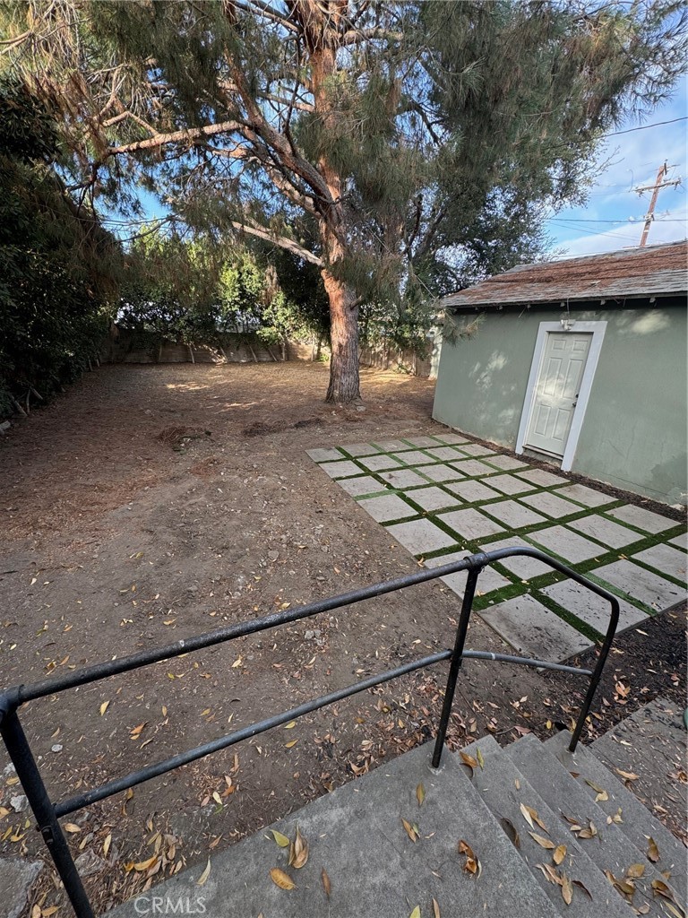 https://media.crmls.org/medias/24b61ffe-b923-4e44-b4b0-1549a66a61dd.jpg?preset=X-Large