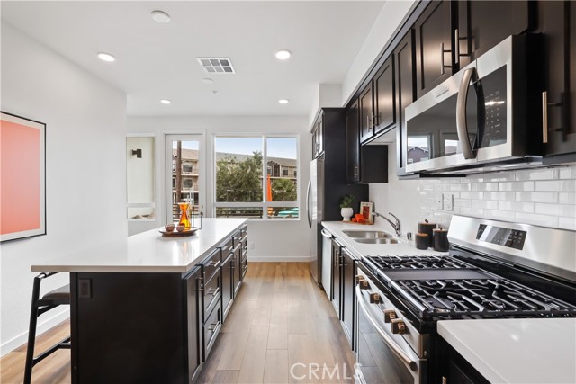 Detail Gallery Image 11 of 29 For 31 Bigsby Dr, Stanton,  CA 90680 - 3 Beds | 3 Baths