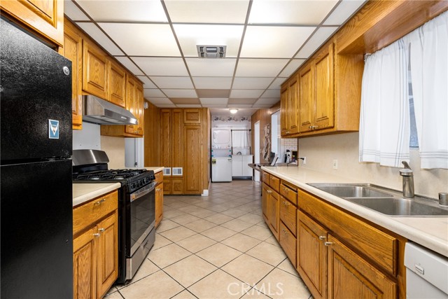 Detail Gallery Image 8 of 27 For 1435 W Wedgewood Dr, Anaheim,  CA 92801 - 3 Beds | 2 Baths
