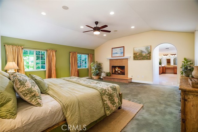 Detail Gallery Image 10 of 13 For 10655 Camarillo St, Toluca Lake,  CA 91602 - 8 Beds | 7/1 Baths