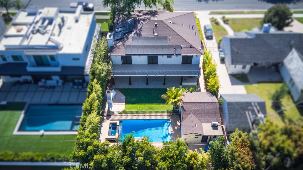 https://media.crmls.org/medias/24b753fd-a3b7-4463-b2e6-810c8e4fd27a.jpg?preset=X-Large
