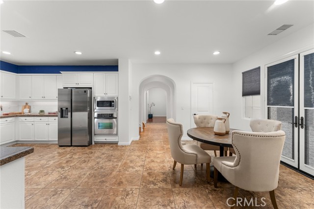 3943 E Lindenwood Drive, Ontario CA: https://media.crmls.org/medias/24b7c4ac-08f6-47f4-865f-94a80935dd5e.jpg