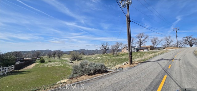 17701 Bold Venture Drive, Tehachapi CA: https://media.crmls.org/medias/24b7d900-8de9-4aa3-b7b2-3460e036f90f.jpg