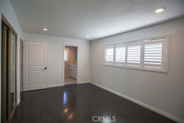 9211 JULIE BETH Street, Cypress CA: https://media.crmls.org/medias/24b7f2f5-72c2-4e64-8d85-43de1446c58a.jpg