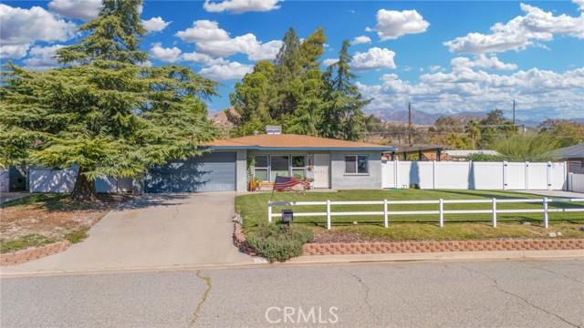 Detail Gallery Image 3 of 44 For 651 W King, Banning,  CA 92220 - 3 Beds | 2 Baths