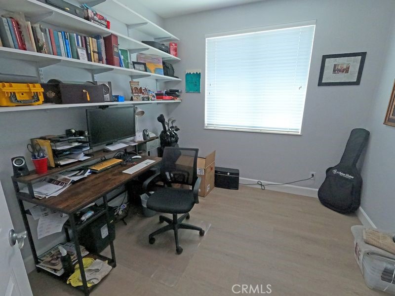 https://media.crmls.org/medias/24b8008e-f4c7-45ad-86e4-341c96612114.jpg?preset=X-Large