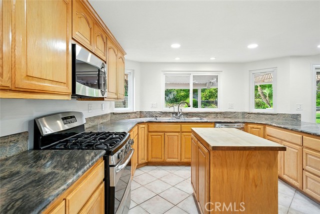 Detail Gallery Image 8 of 61 For 609 Calle Santa Barbara, San Dimas,  CA 91773 - 4 Beds | 3 Baths