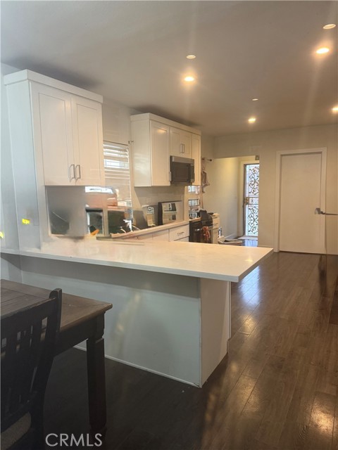 Detail Gallery Image 9 of 12 For 215 E 85th, Los Angeles,  CA 90003 - 3 Beds | 2 Baths