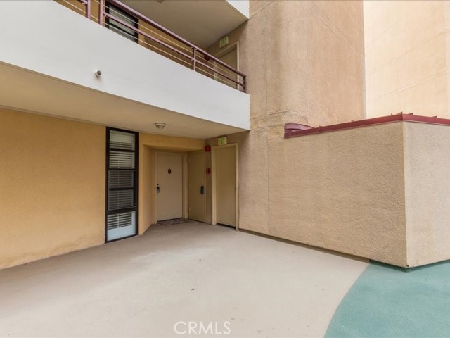 Detail Gallery Image 2 of 29 For 4314 Marina City Drive #116,  Marina Del Rey,  CA 90290 - 3 Beds | 2 Baths