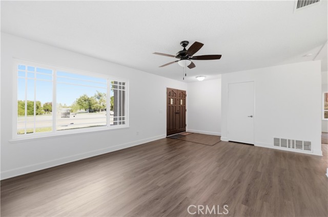 Detail Gallery Image 2 of 33 For 7035 Batavia Way, Riverside,  CA 92586 - 4 Beds | 2 Baths