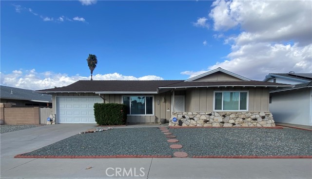 Detail Gallery Image 1 of 20 For 1660 W Whittier Ave, Hemet,  CA 92543 - 2 Beds | 2 Baths